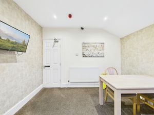 15 Grosvenor- click for photo gallery